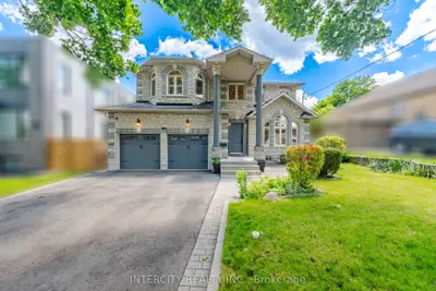 25 Lockheed Boulevard, Toronto, On M9p 2h5