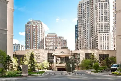Condo Apartment in Mississauga