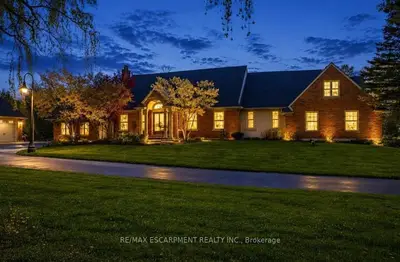 Detached in Burlington