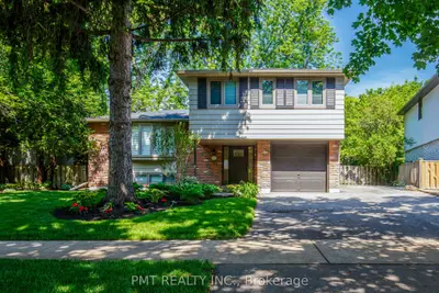 Detached in Oakville