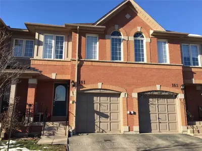 Condo Townhouse in Mississauga