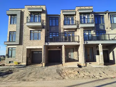 Att/Row/Townhouse in Oakville