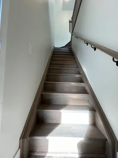 62 Dixfield Drive 102, Toronto, On M9c 3w1