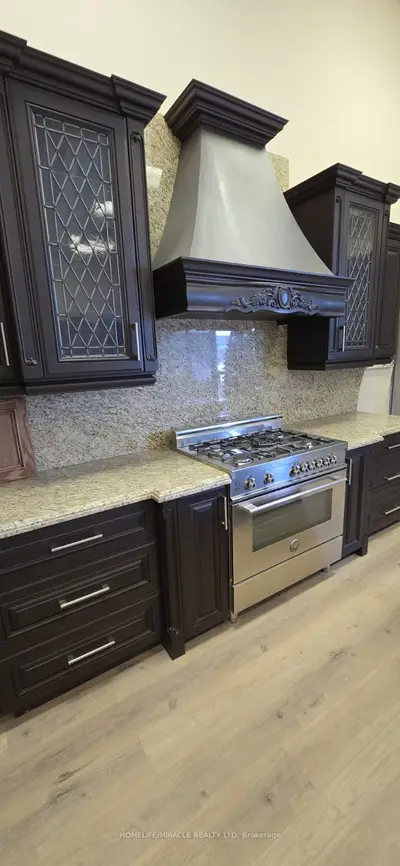 3505 Laird Road #5, Mississauga, On L5l 5y7