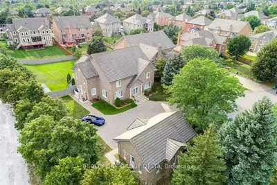 1918 Royal Credit Boulevard, Mississauga, On L5m 4y1