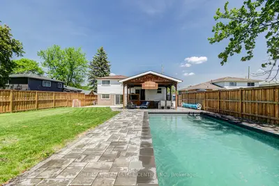200 Delrex Boulevard, Halton Hills, On L7g 4e7