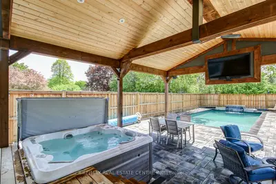 200 Delrex Boulevard, Halton Hills, On L7g 4e7