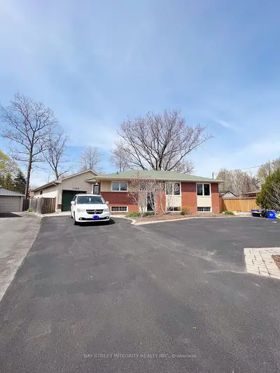 Detached in Oakville