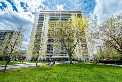 Condo Apartment in Toronto