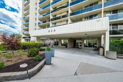 820 Burnhamthorpe Road 1902, Toronto, On M9c 4w2