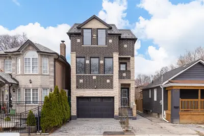 Duplex in Toronto