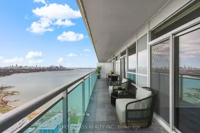 16 Brookers Lane Ph-03, Toronto, On M8v 0a5