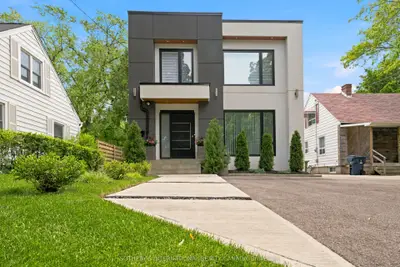 20 Uno Drive, Toronto, On M8z 3n6