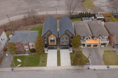 29b Harrison Avenue, Mississauga, On L5h 2n8