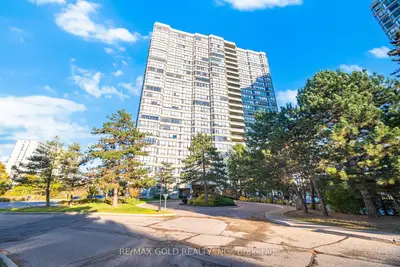 Condo Apartment in Brampton