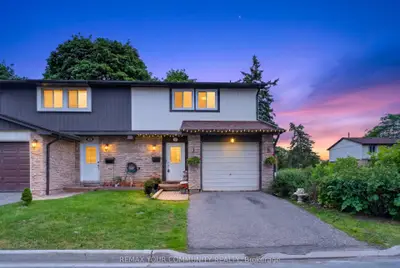 Condo Townhouse in Brampton