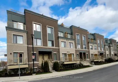 Condo Townhouse in Toronto