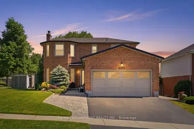 Detached in Burlington