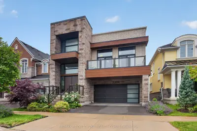 Detached in Oakville
