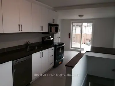 332 Salem Avenue A, Toronto, On M6h 3c7