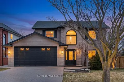 Detached in Burlington