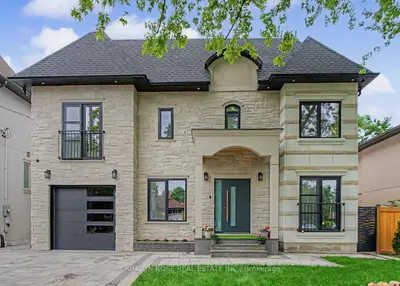 61 Mulgrove Drive, Toronto, On M9c 2r4