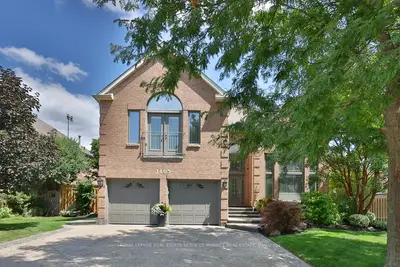 Detached in Oakville