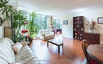 310 Mill Street S 202, Brampton, On L6y 3b1