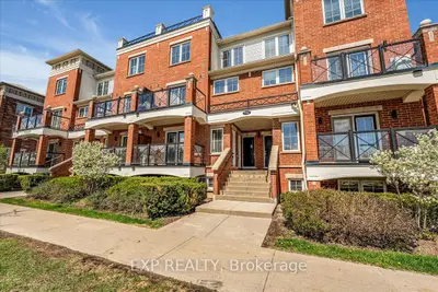 Condo Townhouse in Oakville