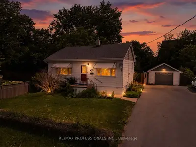 Detached in Burlington
