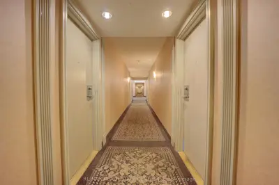 325 Webb Drive 1405, Mississauga, On L5b 3z9
