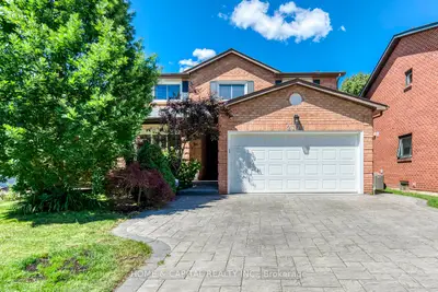 Detached in Oakville