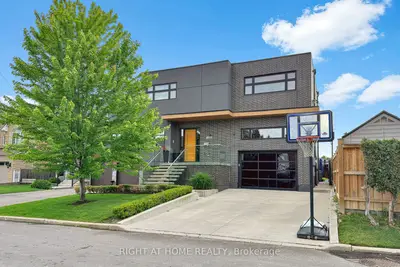 2931 Lansdowne Avenue, Toronto, On M6b 3x3
