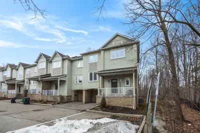 Condo Townhouse in Mississauga