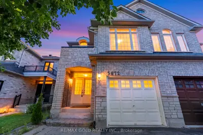 Semi-Detached in Mississauga