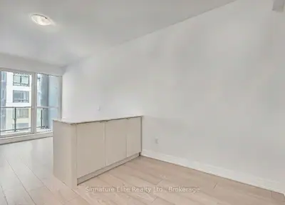 36 Elm Drive 3402, Mississauga, On L5b 0n3