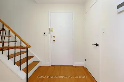 160 Carsbrooke Road 20, Toronto, On M9c 1g9