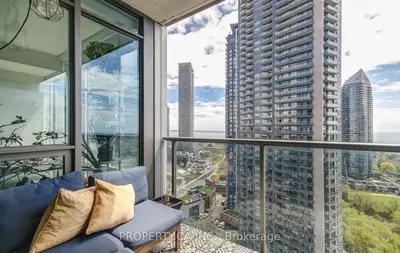 Condo Apartment in Toronto