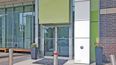 Condo Apartment in Mississauga