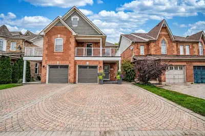 Semi-Detached in Mississauga