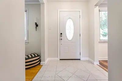 35 Jodphur Avenue, Toronto, On M9m 2j3