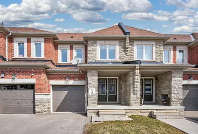 Att/Row/Townhouse in Brampton