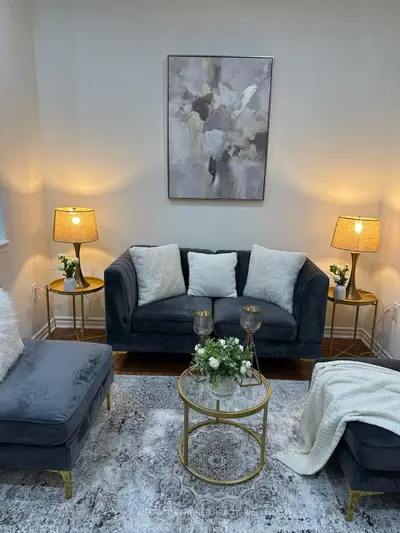 Att/Row/Townhouse in Brampton