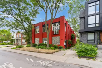 Condo Townhouse in Toronto