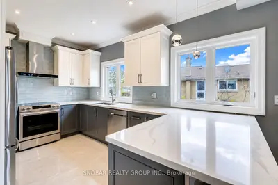1 Aura Lea Boulevard, Toronto, On M9m 1k2