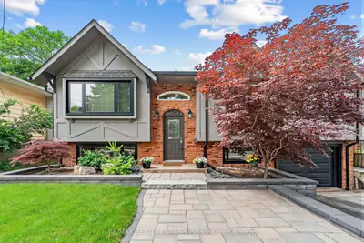 Detached in Burlington