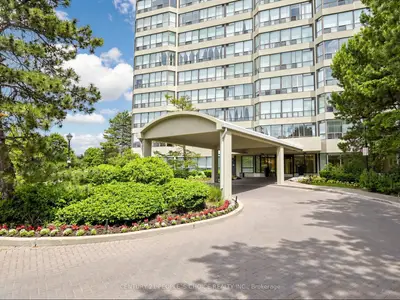 22 Hanover Road 1201, Brampton, On L6s 5k7