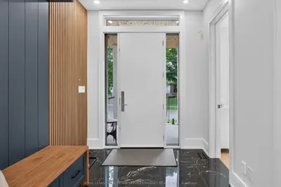 1438 Garnet Avenue, Mississauga, On L5g 4c6