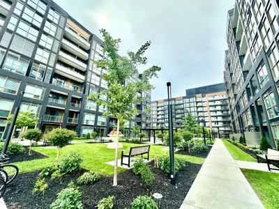 Condo Apartment in Oakville