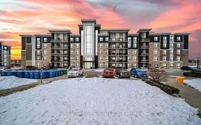 Condo Apartment in Milton